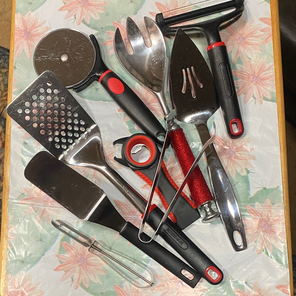 Farberware Black and Red Kitchen Tool Set